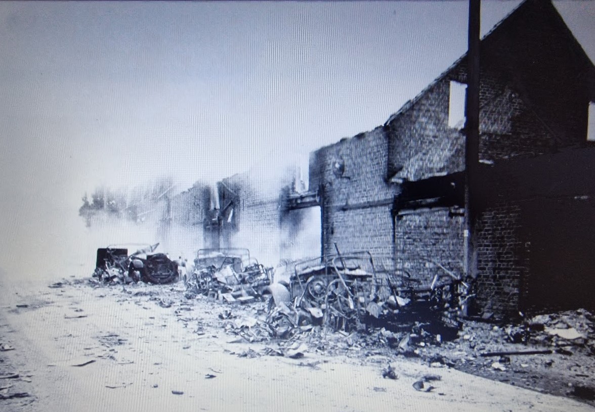 JohnWestAuthor's tweet photo. Col Mercer's 53rd Worcester Yeomanry anti-tank Rgt ambushed enroute from #Cassel to #Dunkirk at border town #WInnezeele 🇫🇷 🇧🇪 ~28th May 1940
https://t.co/ulNk3jmrLT https://t.co/9S89onv8GH