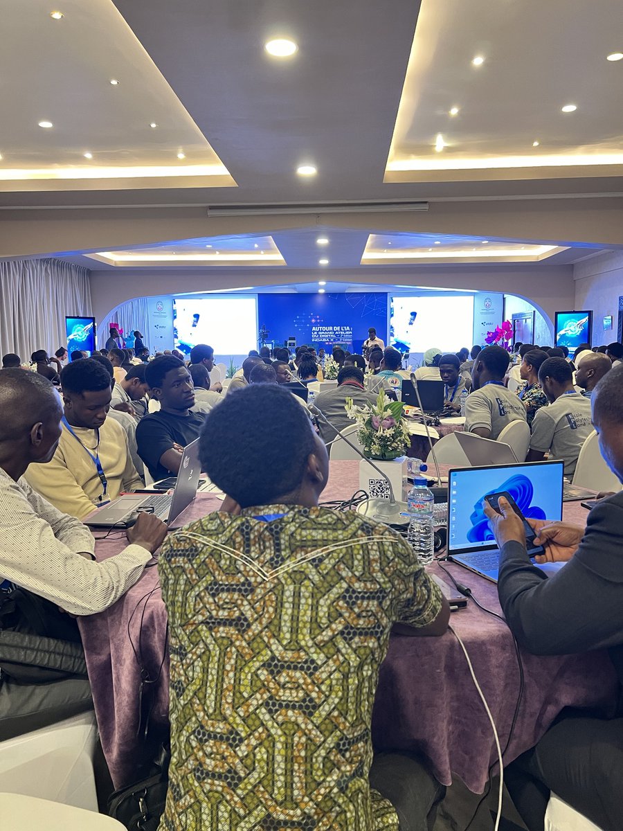efysaboutey's tweet photo. 1) L'événement "Autour de l'IA" continue avec un atelier pratique sur MOSAIKS, un outil d'intelligence artificielle puissant pour exploiter facilement l'imagerie satellitaire. En collaboration avec le Center for Effective Global Action (CEGA) de l'Université de Berkeley, https://t.co/RC7Rj90nUi