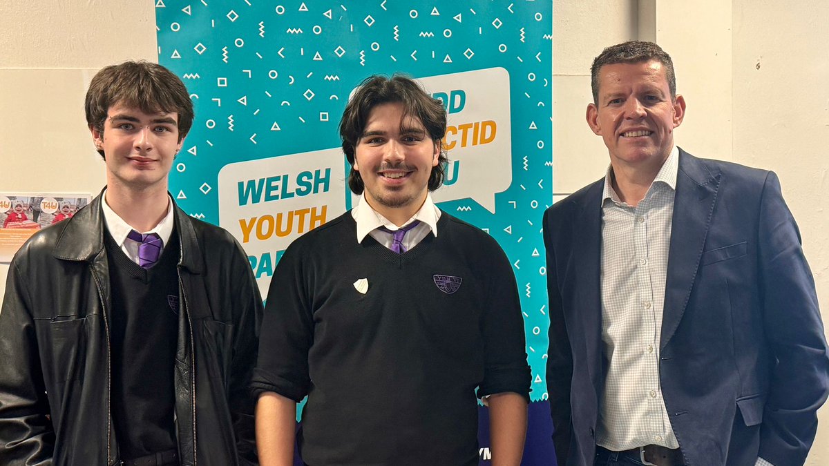 Ysgol David Hughes (@davidhughesydh) on Twitter photo Many thanks to Rhun ap Iorwerth for coming to raise our pupils' awareness about voting for the Welsh Youth Parliament. Best wishes to Celyn and Dylan who are candidates this year. Many thanks to Rhun ap Iorwerth for coming to raise our pupils' awareness about voting for the Welsh Youth Parliament. Best wishes to Celyn and Dylan who are candidates this year.