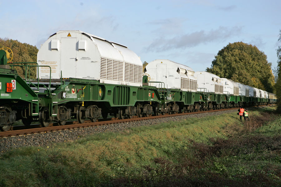 castor_stoppen's tweet image. #Atommüll-Alarm! Protest gegen ab 18.11. erwarteten Castor-Transport. Dauermahnwache in #Philippsburg - castor-stoppen.de/aktuelles/ Für Infos folgt: @nocastorphb