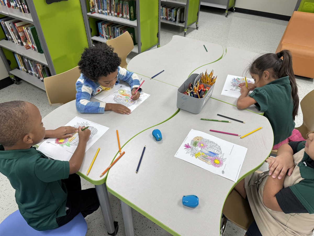 Sometimes we need a low-key, free choice day. Live listening to their conversations and laughter. #kindergarten <a href="/ElementaryHogg/">Hogg New Tech</a> <a href="/DallasReads/">@DallasReads</a> <a href="/DISD_Libraries/">Dallas ISD Libraries</a>