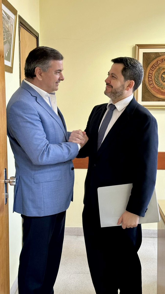 Unidos en la construcción de una mejor nación para las familias paraguayas. Gracias apreciado amigo <a href="/raulatorre/">Raul Latorre</a> , por el acompañamiento de siempre y el excelente trabajo al frente de la Cámara de Diputados. 🤝
