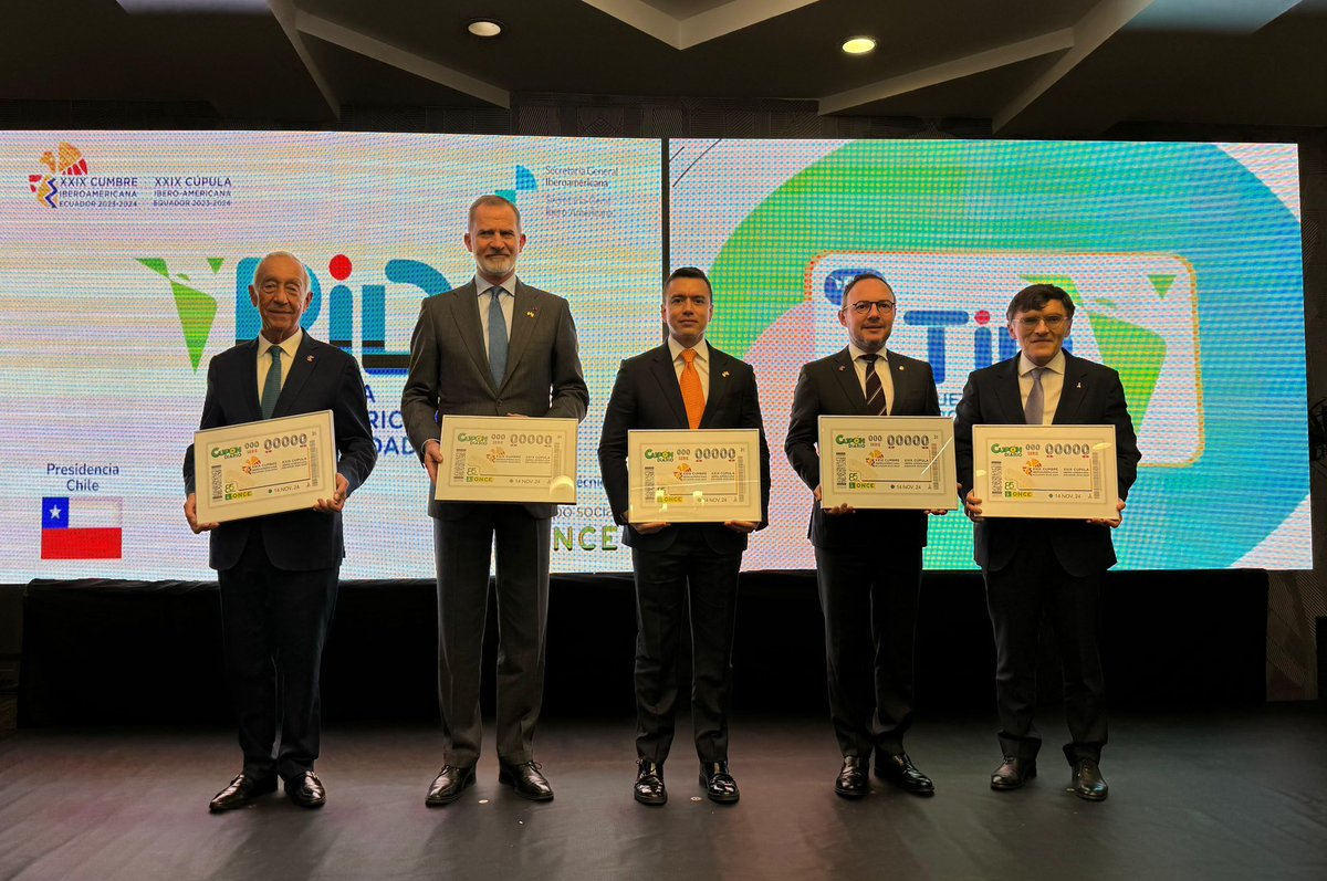 La XXIX Cumbre Iberoamericana de Jefes y Jefas de Estado y de Gobierno, en el cupón de la ONCE. 

SM Rey Felipe IV y los presidentes de Ecuador, Portugal y Andorra reciben en Cuenca (Ecuador) una lámina con la imagen del cupón. 

<a href="/CasaReal/">Casa de S.M. el Rey</a> <a href="/Presidencia_Ec/">Presidencia Ecuador 🇪🇨</a> <a href="/govpt/">República Portuguesa</a> <a href="/GovernAndorra/">Govern d'Andorra</a>