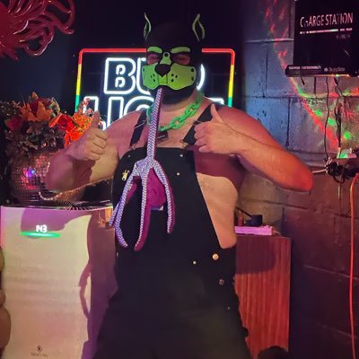 THATPUPBUCK's tweet photo. #NewProfilePic #MrSLeather #PupPlay https://t.co/VnJM9TBYGp