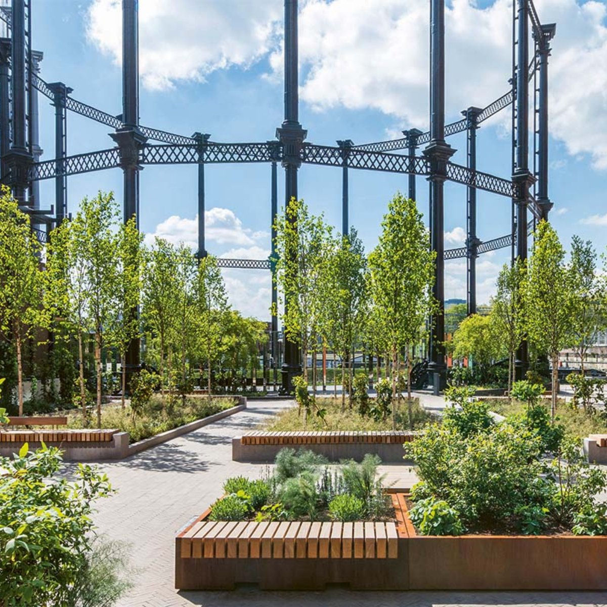 De bouw is nu nog verantwoordelijk voor meer dan tien procent van de nationale CO2-uitstoot. Maar daarin komt verandering. Hoe bereidt de sector zich voor op een circulaire toekomst? Lees het artikel via: bpd.nl/actueel/nieuws…