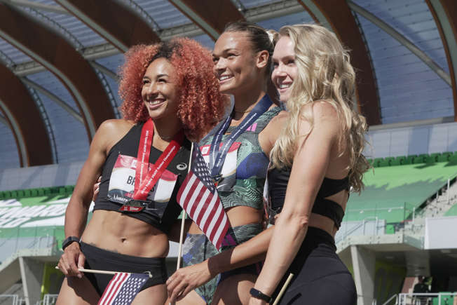 Tooltraction's tweet image. Track and Field Moments Anna Hall showcases Anna's playful side and her ability to turn even the most mundane moments into something fun and engaging for her followers.

Cheering on      Friends:
"Cheering       louder than my morning coffee ☕📣 #GoAnnaGo"

Yelling at You: