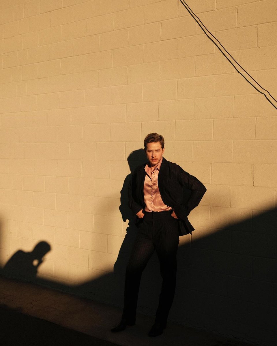 juankr: joshdallas x gq Los Angeles instagram.com/juankr_/p/DCXB…