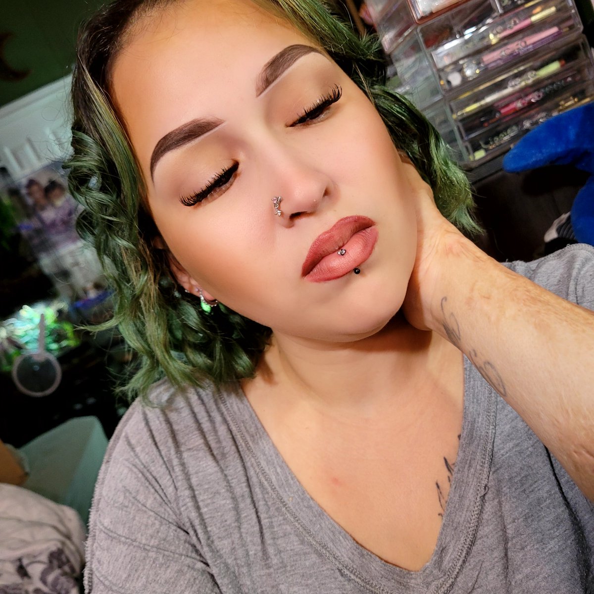 makeup_doll91's tweet photo. All I need is my @GerardCosmetics @HYIMJEN  Cosmetics to complete a soft look  and I'm loving it. 

Lips Vintage Rose - Lipstick used it more as a Liner 

Brows Brow Bar To Go®️ - Medium to Ebony

Face , Honeymoon Blush and Bronzer- Starlet Face Palette https://t.co/tNamri2cMl