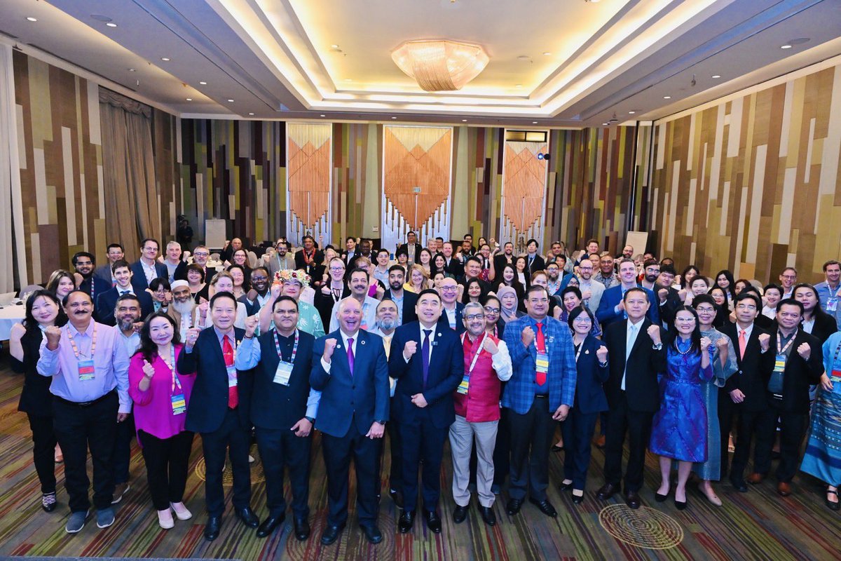 ThanawatTiensin's tweet photo. 🌏 Uruguay to Thailand: The @FAO Regional Forum on #SustainableLivestock Transformation for Asia and the Pacific, alongside with the Livestock Investment Forum and the #APHCA Regional Commission has wrapped up! A big thank you to all participants for driving innovations in resilient and sustainable livestock systems. Together, we’re enhancing biosecurity, nutrition, and collaboration for a sustainable future! 🌱🤝
Explore insights on women’s leadership, dairy production, and digital tools for livestock traceability. Let’s continue to feed the world while caring for our planet! 🌾💚 🐃🐣🐄🐖🐐🦙🐂🐓🐝🐑🐪🦆🐫🌱🌏
Learn more: https://t.co/mx4PWrQoiB #LivestockTransformation #AsiaPacific #SustainableLivestock @FAOLivestock @FAOAsiaPacific