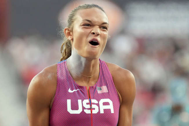 Tooltraction's tweet image. Track and Field Moments Anna Hall showcases Anna's playful side and her ability to turn even the most mundane moments into something fun and engaging for her followers. 

Cheering on      Friends:
"Cheering       louder than my morning coffee ☕📣 #GoAnnaGo"

Yelling at You: