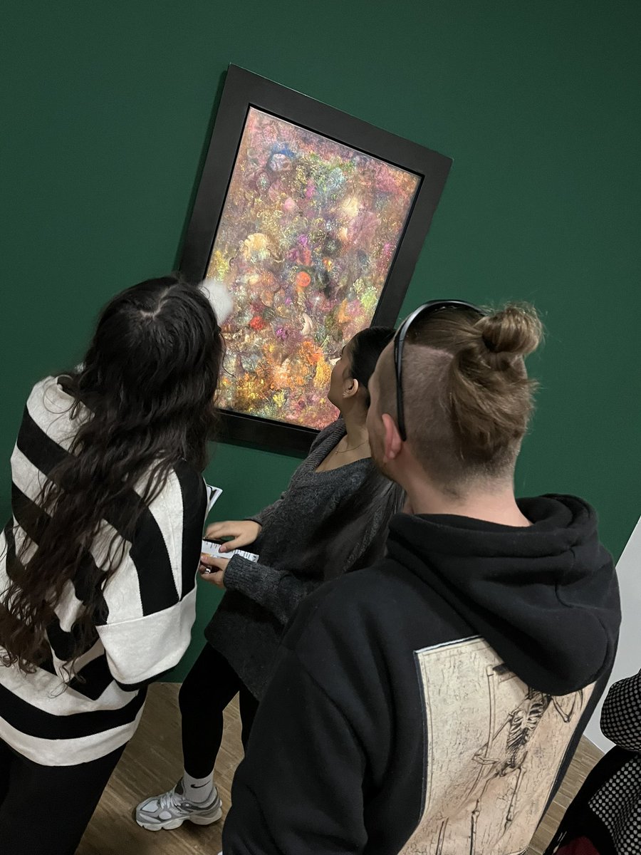 hdamonod's tweet photo. Visite libre de l’exposition « Le surréalisme, un siècle d’avance » au @CentrePompidou pour deux classes de première de #MonodElB, préparée par la lecture de Corps et biens et une recherche documentaire sur le mouvement. Cette exposition a suscité leur intérêt. https://t.co/rZKEOndo1R