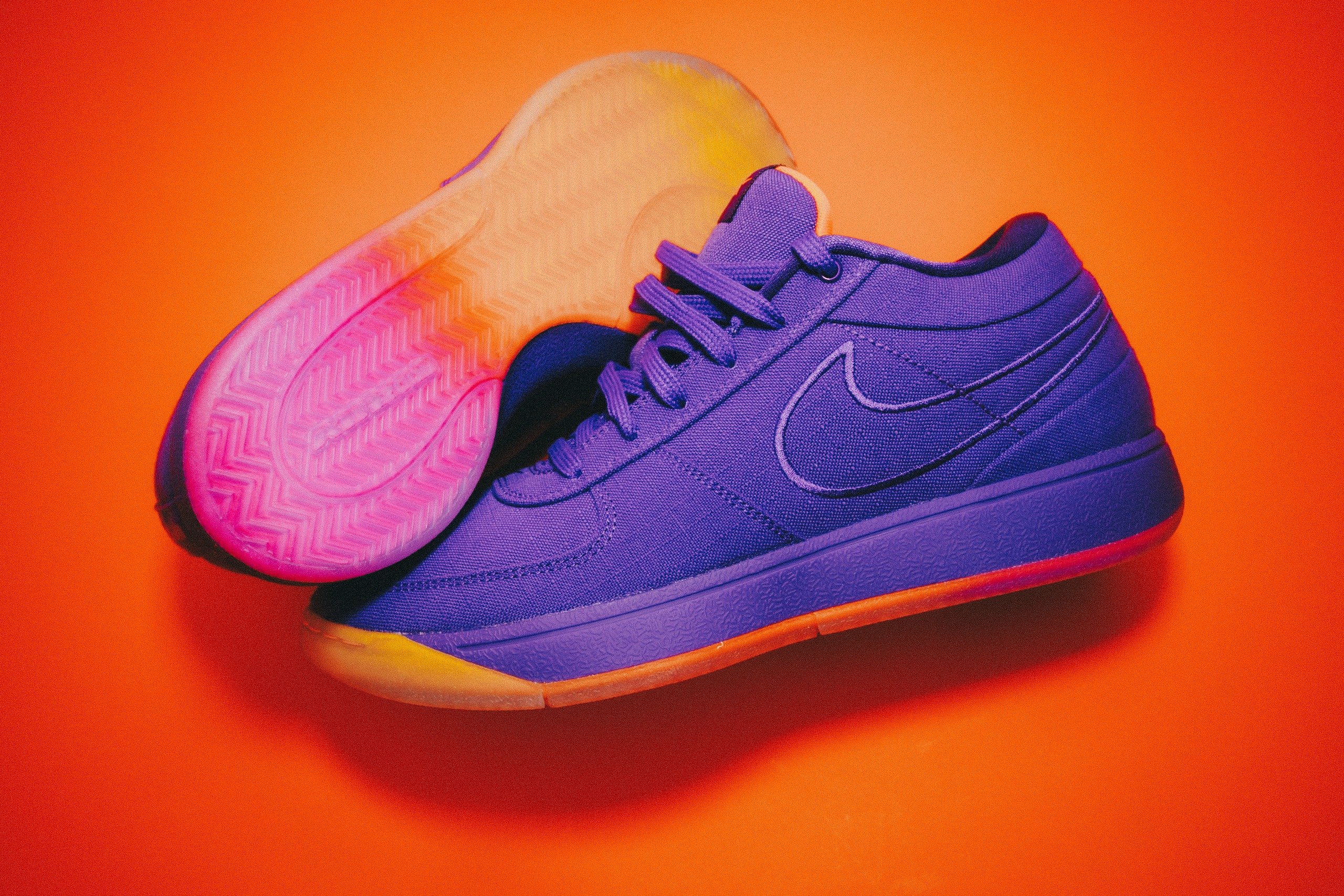shoptwo18 on X We re releasing the Nike Book 1 Sunset online tomorrow at 10a ET. Remaining inventory will be available in store at noon. https t B7oGE8Jutl X
