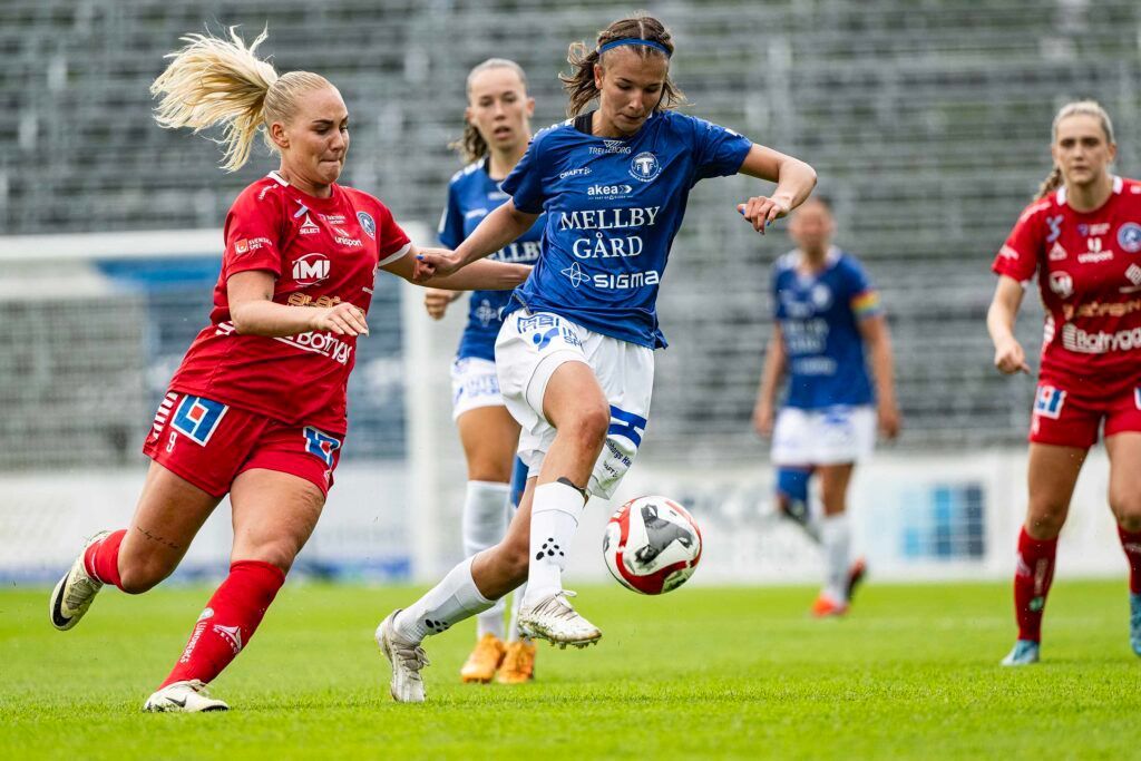 tffdirekt's tweet photo. 📰 Thelma Persson Welin är kallad till ungdomslandslagsläger
🔗 https://t.co/QJ1i5M2HLS
#viärtff #tffdam #obosdamallsvenskan #damfotboll #twittboll https://t.co/KHP6Gxj7D5