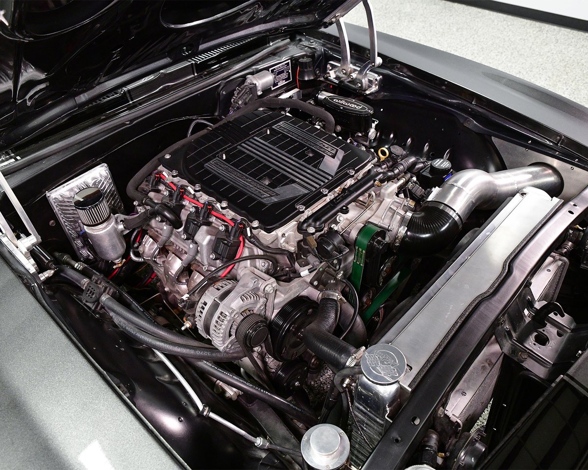 Barrett_Jackson's tweet image. This custom 1969 @Chevrolet Camaro is a #RestoMod dream! After a three-year, no-expense-spared build, it’s packing a #supercharged 6.2L #LT4 #V8 with an 8-speed automatic. This #Camaro sold for $176,000 at the 2024 #Scottsdale Fall Auction. 

Learn more: bit.ly/AZ24TW-1969Che…