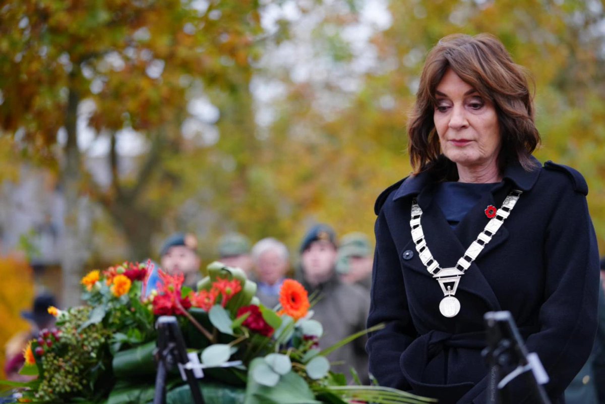 Vanmiddag tijdens de internationale herdenking bij het Monument of Tolerance in Haelen gezamenlijk stilgestaan bij 80 jaar vrijheid én verdraagzaamheid. Actuele onderwerpen die continue aandacht verdienen én onderhoud vereisen.
