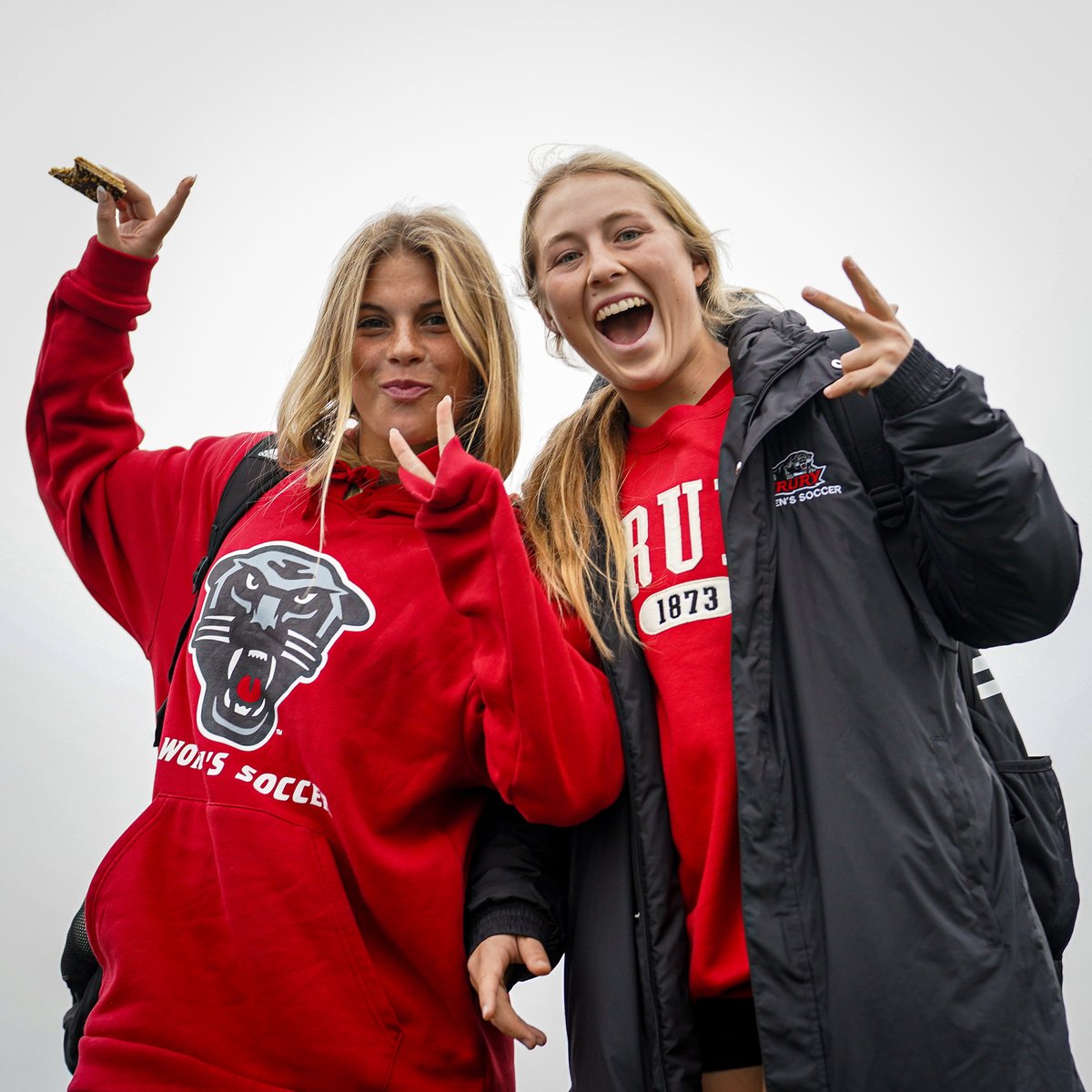 GLVCsports's tweet photo. 🏆⚽️ Semifinals 🔜

#GLVCchamps action from Creve Coeur Park Soccer Complex gets underway in just 2 hours!

#GLVCwsoc | #GLVCmsoc https://t.co/tuqt0mCs93