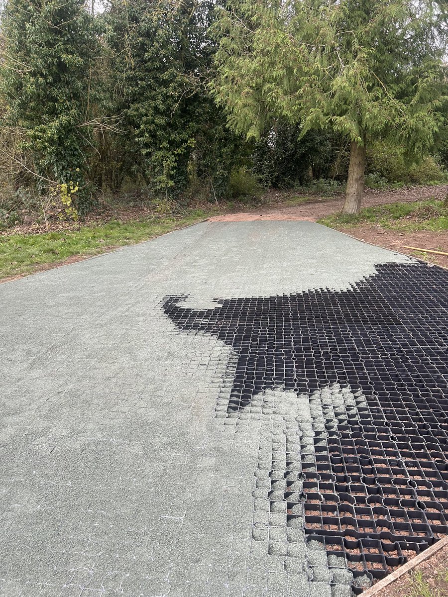 Leamcountygolf's tweet photo. Apologies not posted for a while, so  will update you. Alongside routine course maintenance the team have been busy with a few projects. 5th tee path revamp using Rite-Pave reinforcement system to stabilise the surface. https://t.co/Ap8IypMZ9d