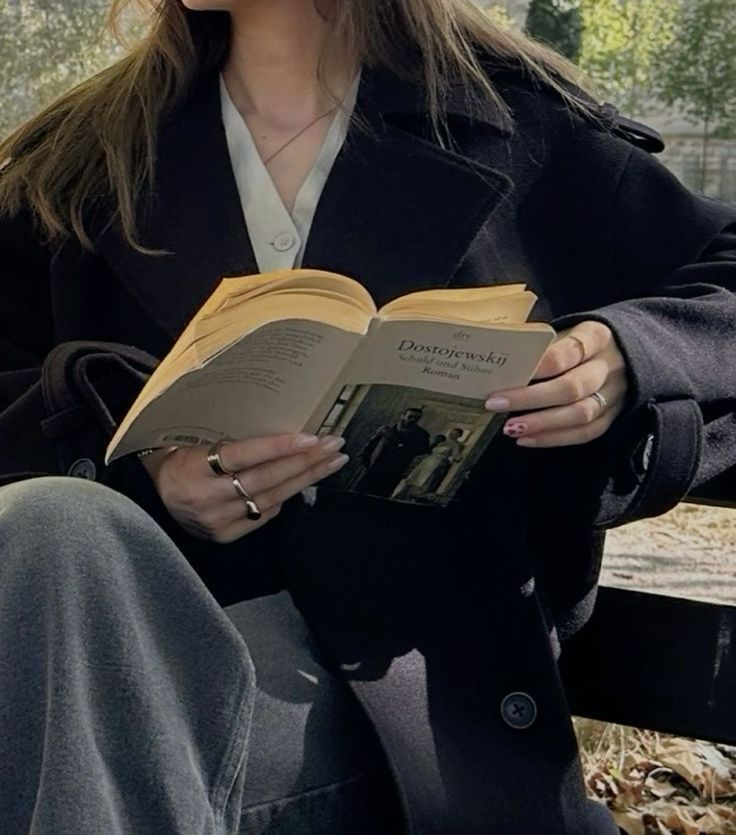 animaetars's tweet photo. «La literatura es la forma más agradable de ignorar la vida», Fernando Pessoa. https://t.co/ORHOw3SCaA