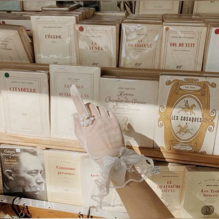 animaetars's tweet photo. «La literatura es la forma más agradable de ignorar la vida», Fernando Pessoa. https://t.co/ORHOw3SCaA
