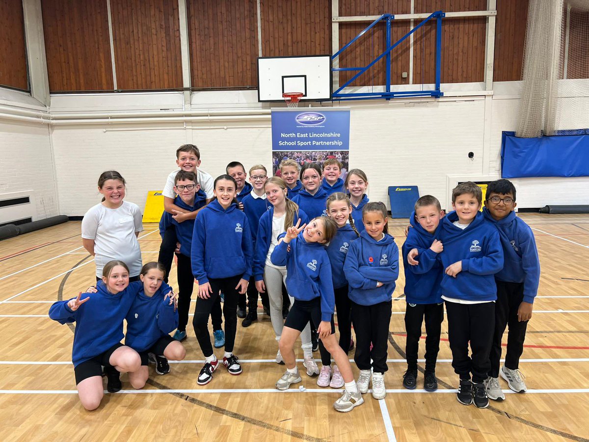 MissWalkerSJA's tweet photo. 1st in our Athletics heat, Go Scartho!! 🔵🤩 

@NELINCSSSP @ScarthoJ https://t.co/bi4lXb8FEN
