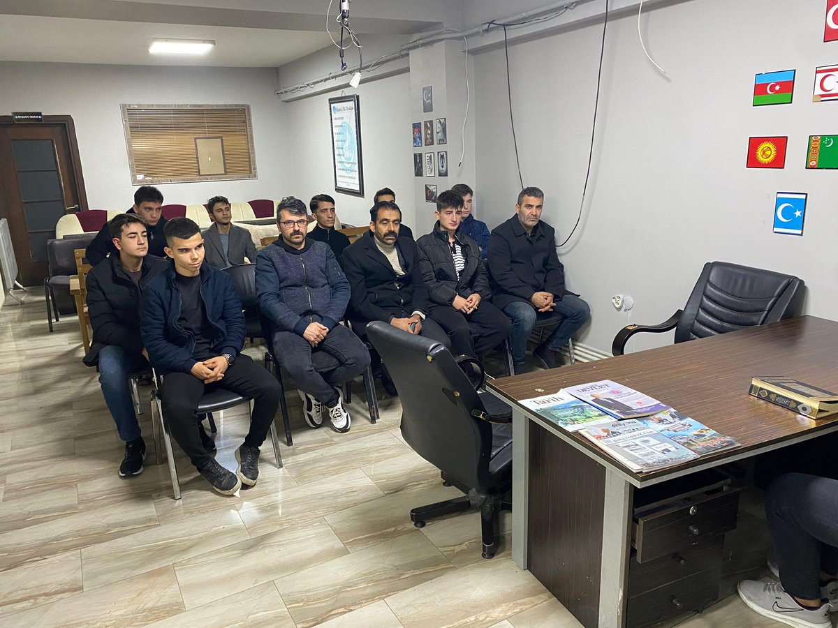 CerkezkoyUlku's tweet photo. Ülkü Ocakları Çerkezköy İlçe Başkanlığı olarak bu haftaki ilmihal programımızda ”İMAN VE İSLAMIN ŞARTLARI” konulu ilmihal sohbetimiz ocak binamızda işlenmiştir. https://t.co/xRRJ0vuk5Q