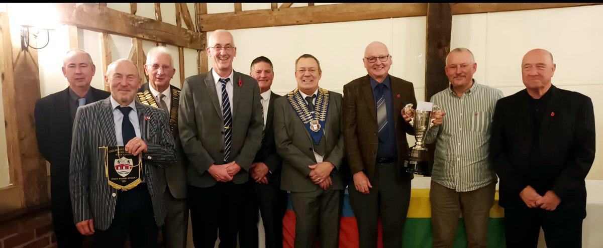ClubMaldon's tweet photo. Our A team picked up the Chelmsford and District Div 1 trophy at the weekend. Well done all. Also Andy Squire was presented with a special award for winning the two wood competition for the 25th time. A great achievement. https://t.co/psvF6nUxeL