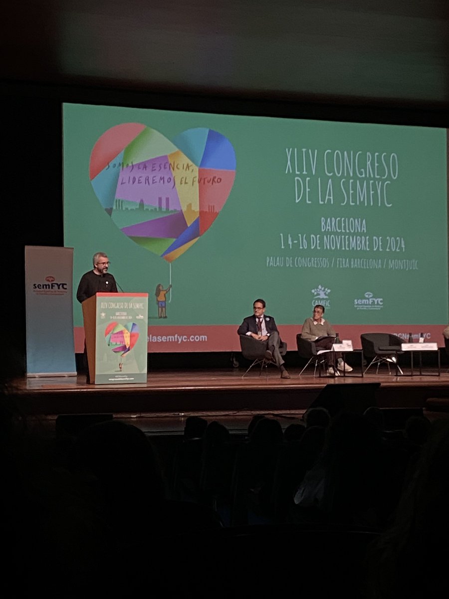 AbiertaConsulta's tweet photo. “Hay que estar orgullosos de que se puedan hacer congresos de esta magnitud, y que en el cartel únicamente tenga que salir el logo de la SEMFYC”.

Impecable @javierpadillab en su intervención 👏🏼

#semfyc #BCNsemFYC https://t.co/pUBc6raoGX