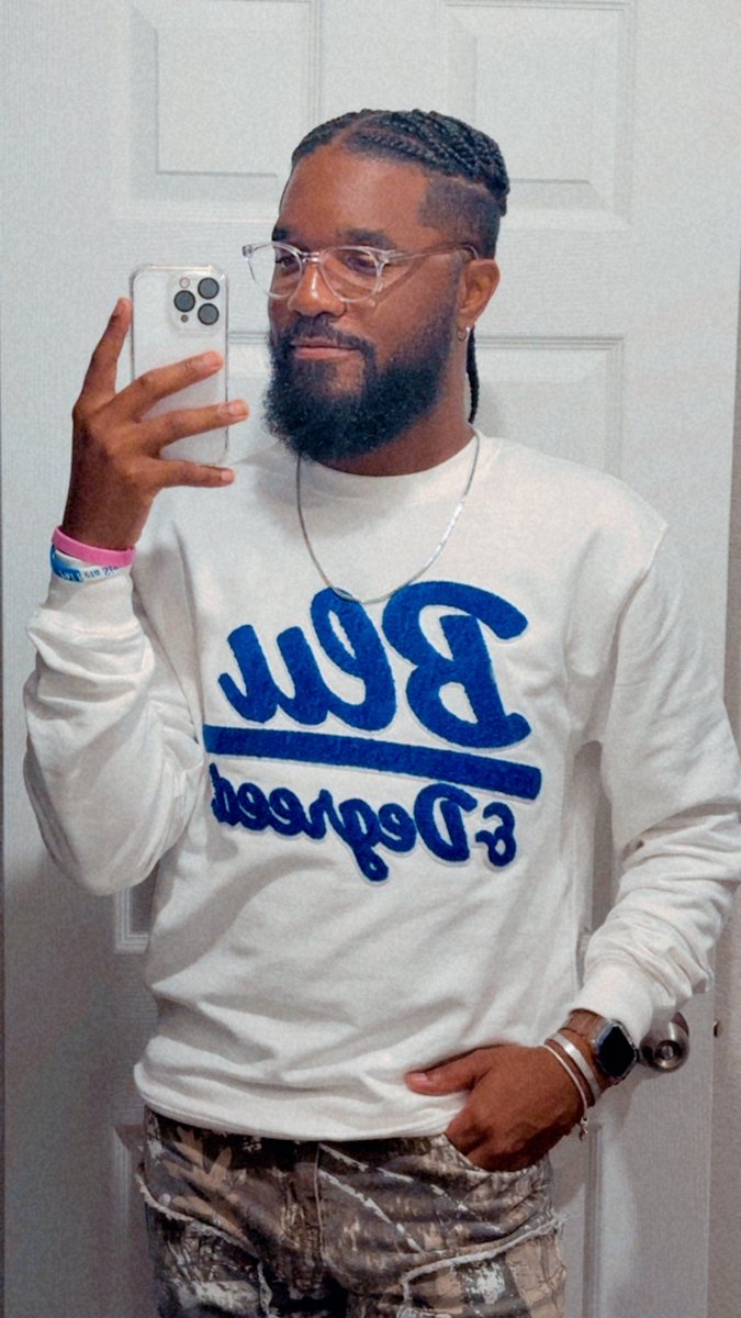 JU_Knee_3's tweet image. 11 years in! Happy Sigmaversary to me! 🤘🏾🔵⚪️ #Fall13 #ΔΑΣ