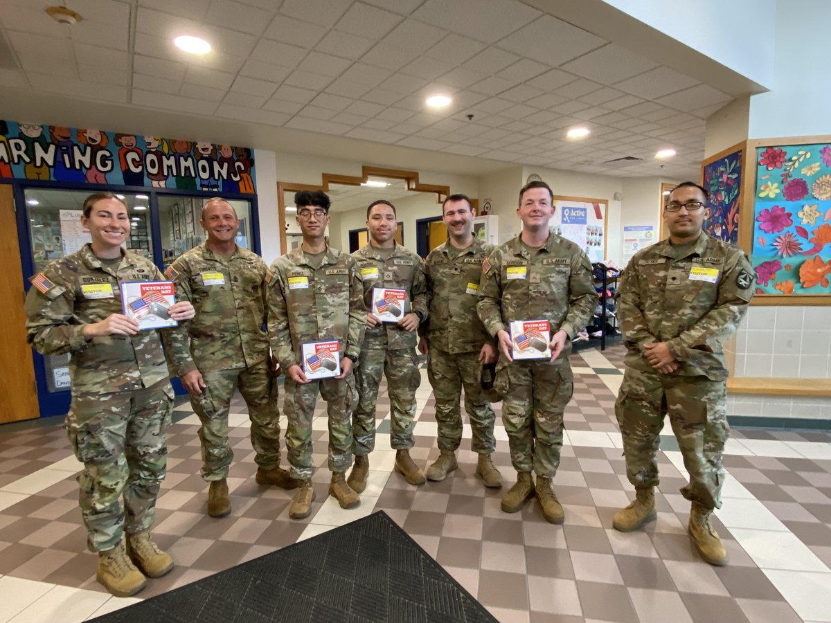 DEVCOM_SC's tweet image. In honor of Veterans Day, several of our Soldiers, NCOs, Officers, and Veterans visited elementary schools in Natick to read books about the military and the Veterans Day holiday to kindergarten and first grade classes. Be All You Can Be!