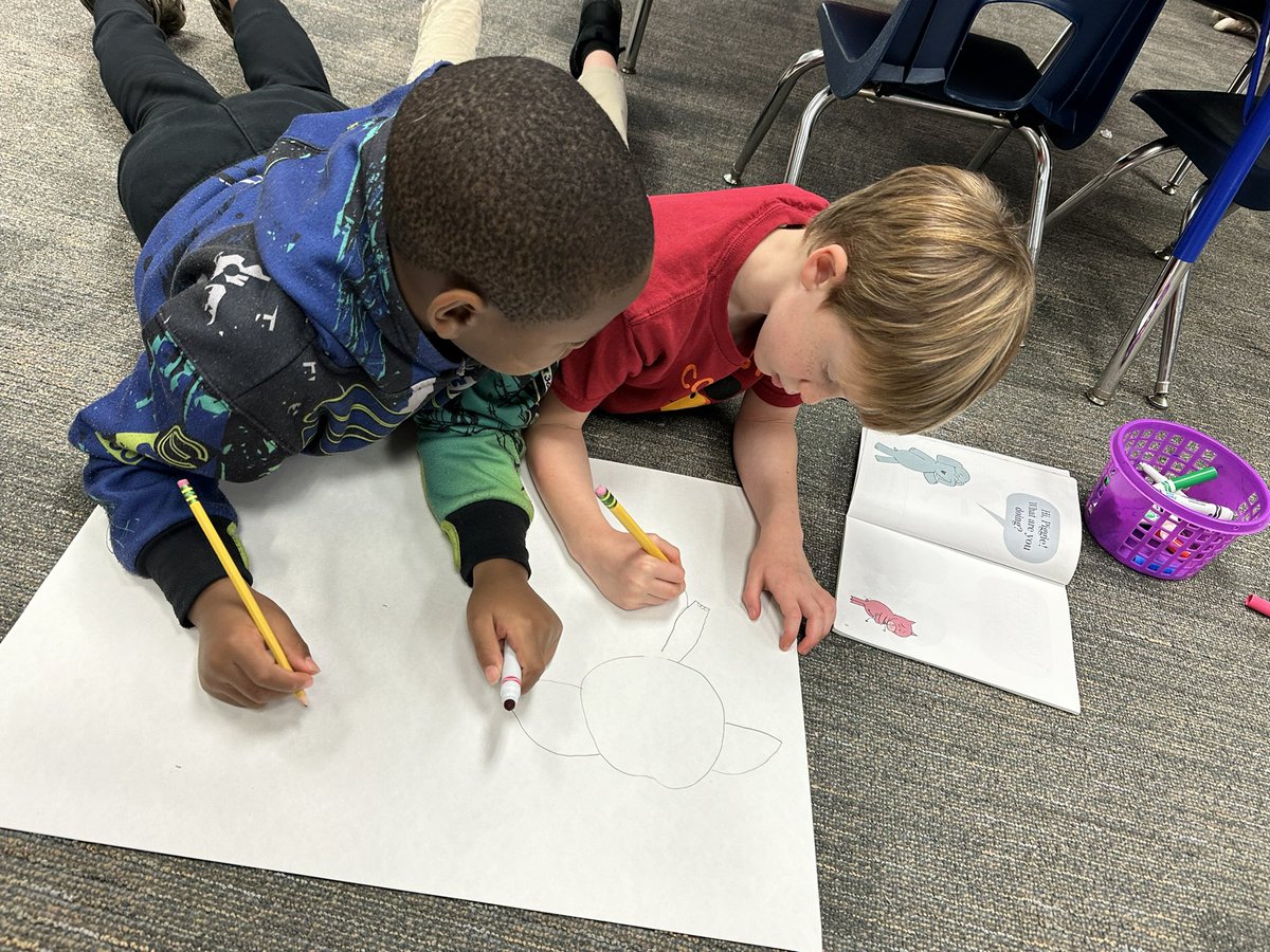 LadyBTeaches's tweet photo. Readers Theater is always a hit when Elephant and Piggie are involved! Our class is doing a great job retelling stories and explaining the setting! @HumbleISD_FE https://t.co/u8x83vphxK
