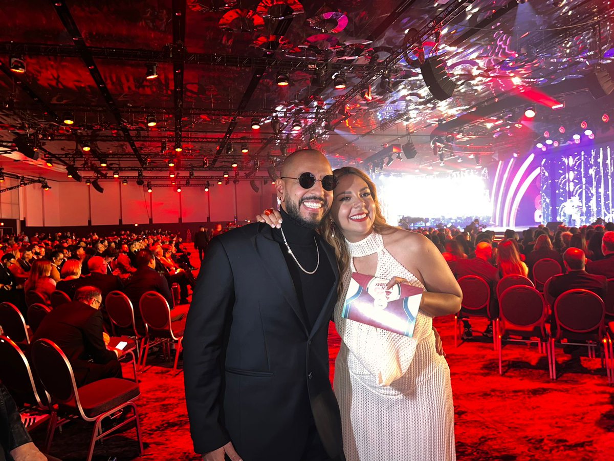 LaCulturalFM's tweet image. 🎉 @codiscos celebra en grande en los @LatinGRAMMYs Gracias a la nominación y al increíble galardón a Mejor Diseño de Empaque, otorgado por la Academia Latina de la Grabación. Un logro que brilla en la historia 🌟🎶 #Bucaramanga #LatinGRAMMY #CODISCOS @dianaburco #CarlosOrtiz