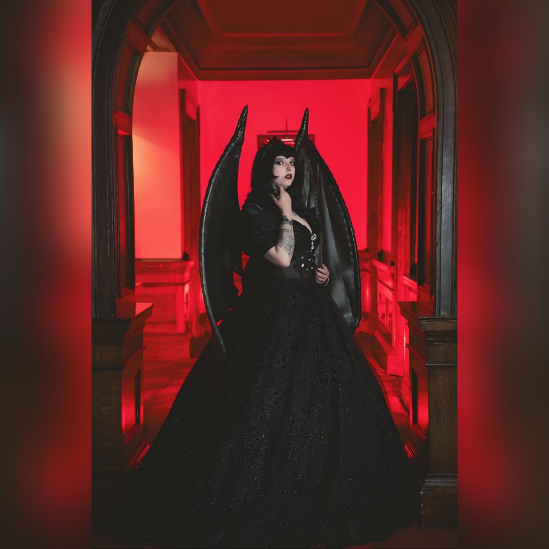 Fun fact, during this photoshoot I had strep throat for 3 weeks. I did 3 photoshoots feeling awful and with a fever over 101 😅. 

📷📷@umbraphotography 
Promo shoot for @gathering_of_kingdoms 

#goth #gothic #gothfashion #gothicfantasy #fantasyball #fantasyphotography