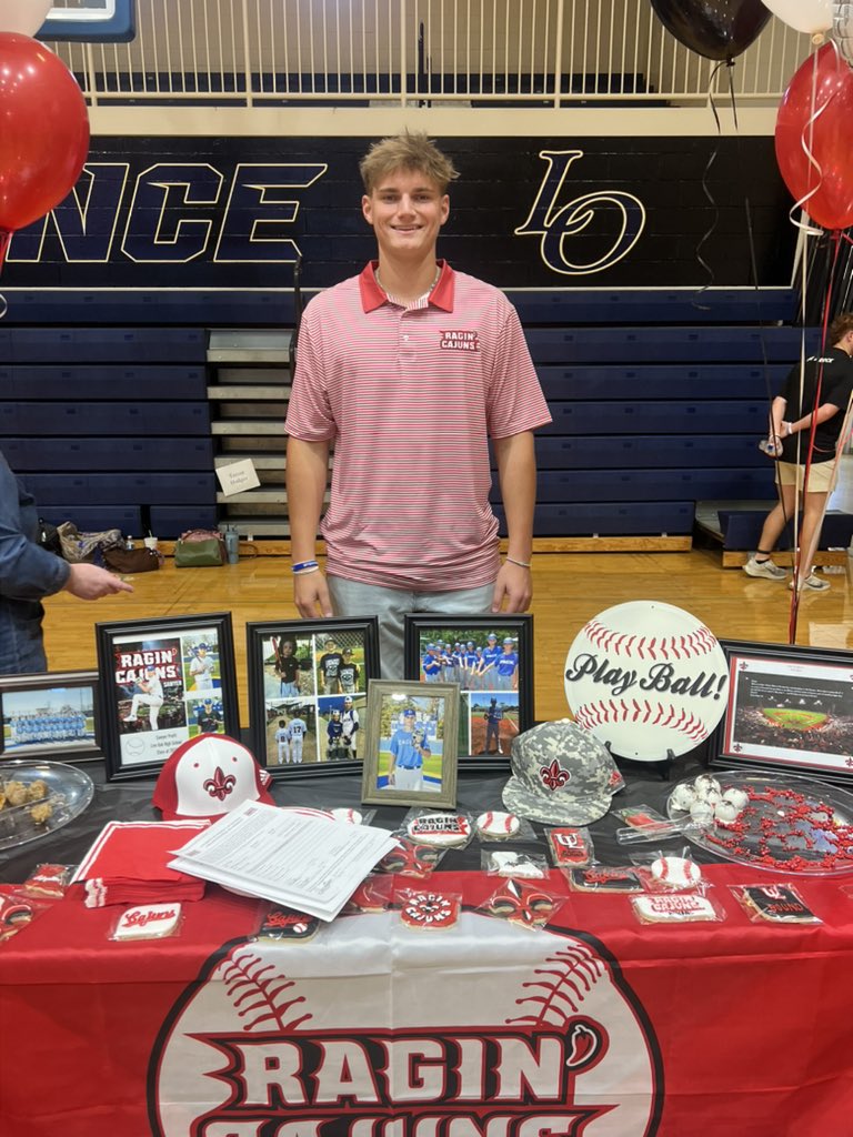 SawyerPruitt's tweet photo. ✍️ Officially a Ragin Cajun 🤟🏼
               Let’s Geaux!!

@RaginCajunsBSB @Coach_Thib @CoachDeggs28 @GunnerLeger @ZachLaFleur_ 
#omaha #waterhoseboys https://t.co/4lZewwsrri