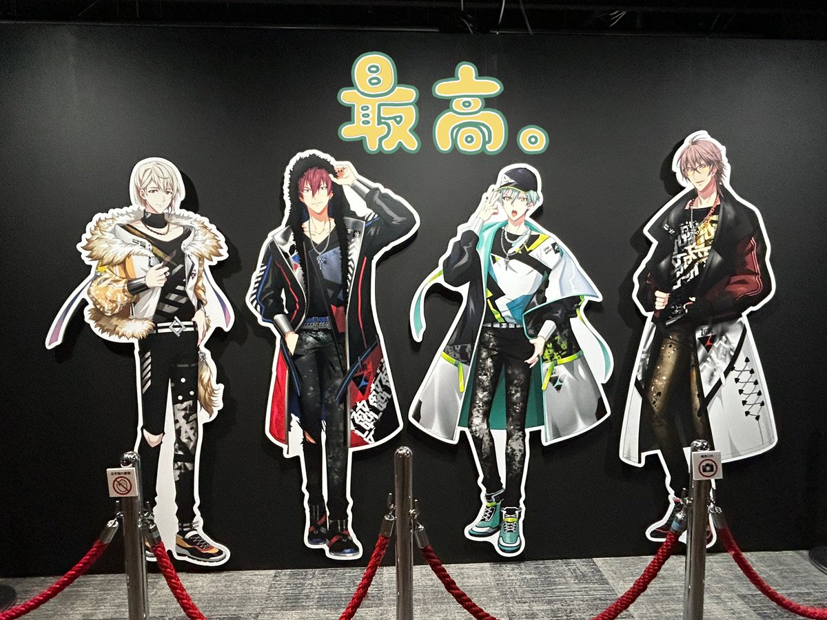 3593Kanonworld's tweet photo. アイナナ衣装展行ってきたよ✌️
後にまた写真あげます
とにかく最高でした😇😍
#アイナナ #オプナナ #VALIANT #リヴァライ #ReflectU #アイナナ_Op7 #ŹOOĻ_APOŹ https://t.co/zjZY1v0i1T