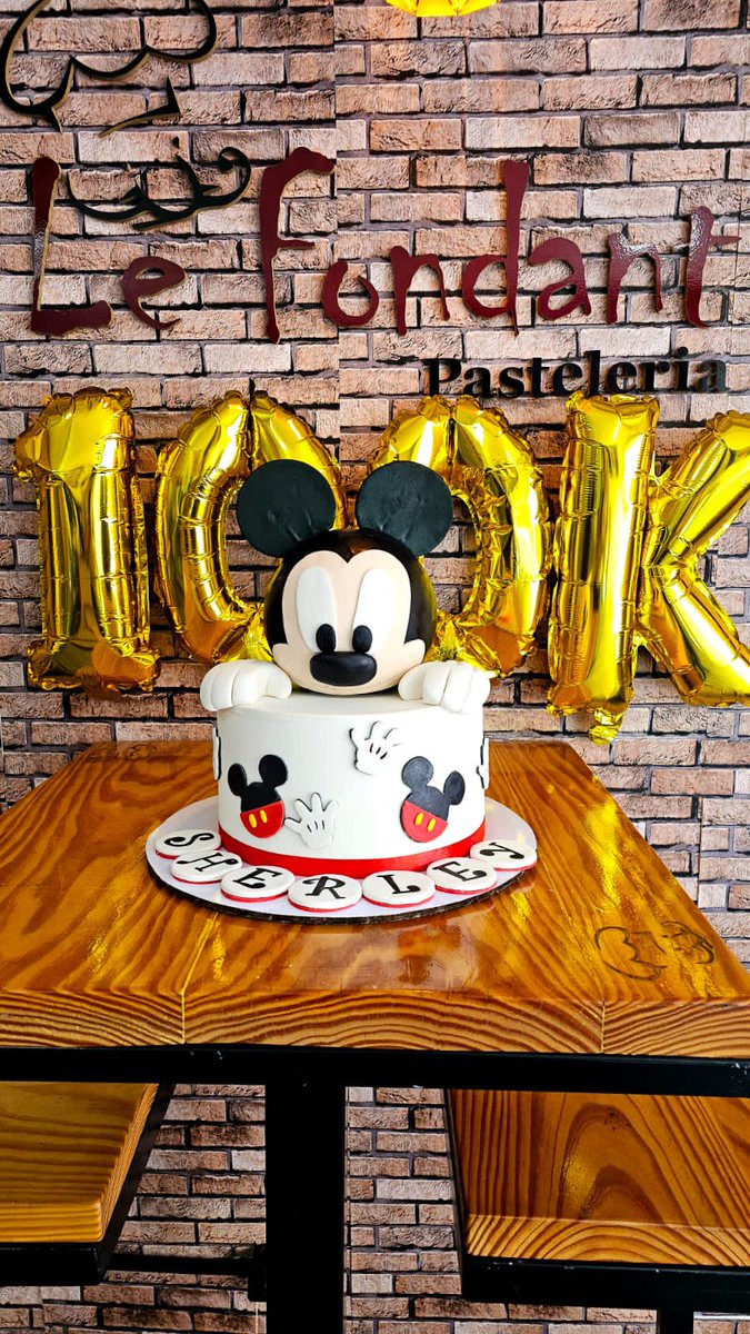 sherleymelo_'s tweet photo. @As11_exe Yo no me quedo atrás, mira el mío del año pasado @lefondantrd @melsoto14 lo ameeee y lo rico que estaba 😍😍😍 https://t.co/Fr5abBq2XI