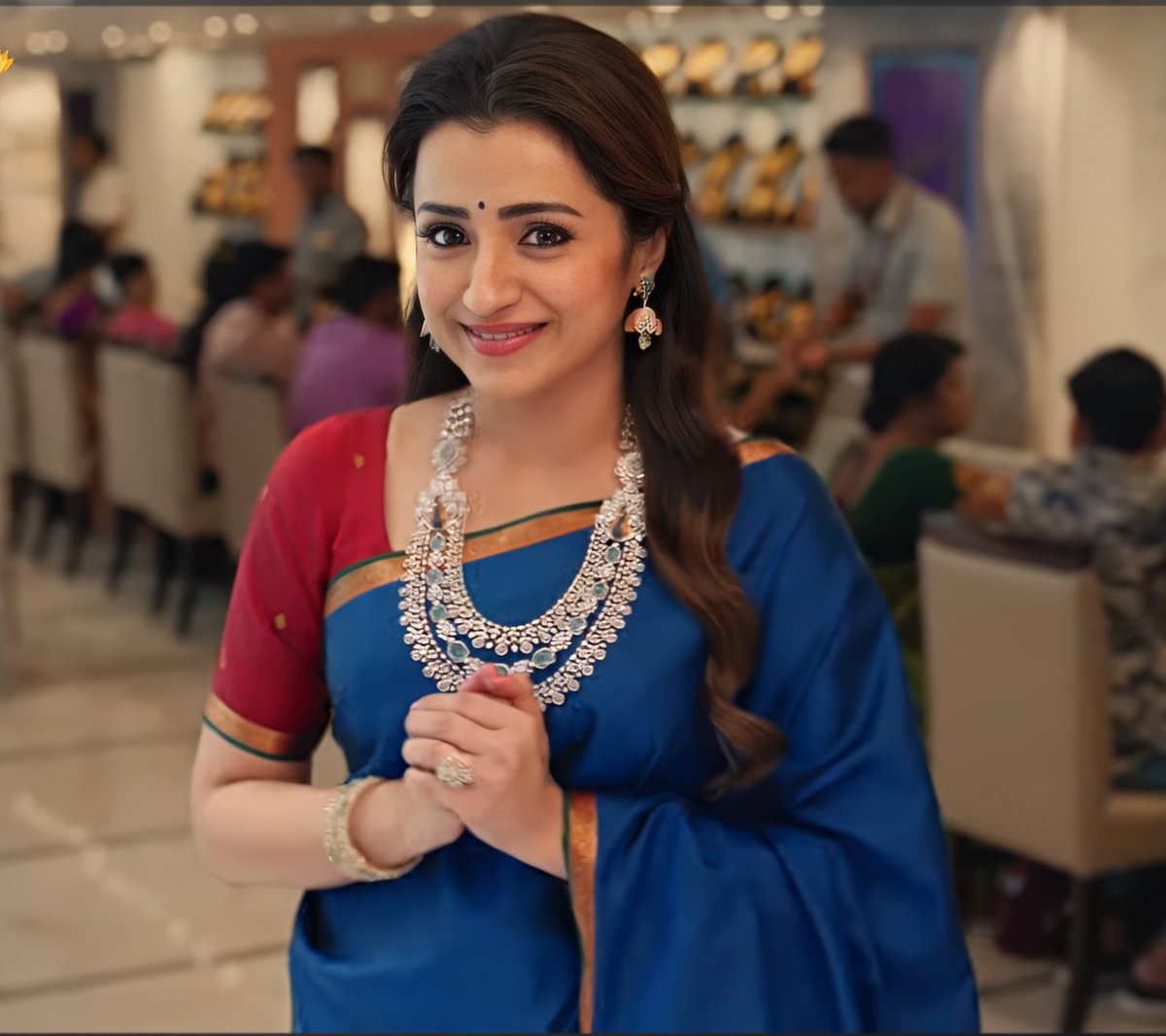 abi_trish's tweet photo. Pretty @trishtrashers , U never need a mirror, because u r so beautiful, ur beauty crowns it all😍💙
#Trisha #TrishaKrishnan #SouthqueenTrisha #Southqueen https://t.co/RmPdJf9op3