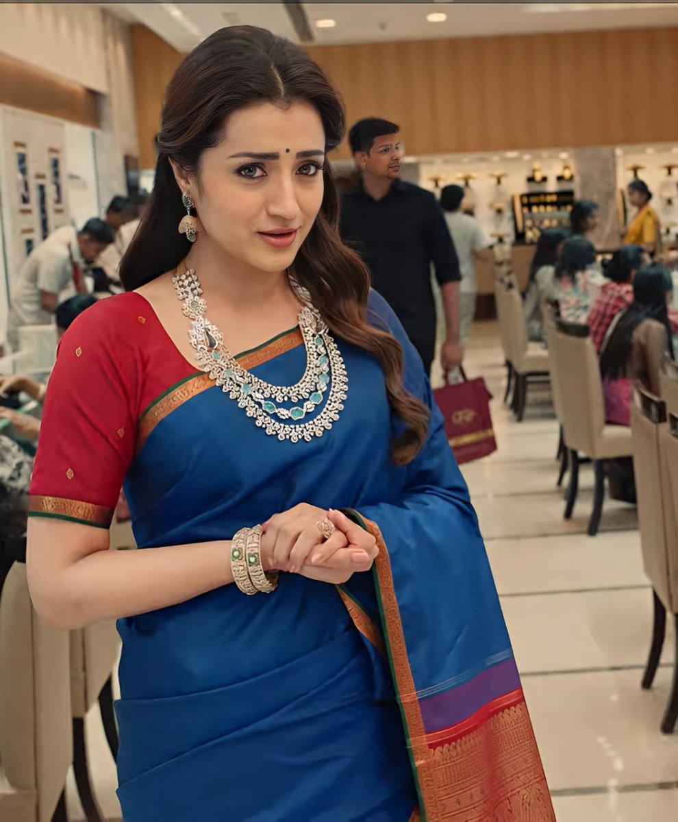 abi_trish's tweet photo. Pretty @trishtrashers , U never need a mirror, because u r so beautiful, ur beauty crowns it all😍💙
#Trisha #TrishaKrishnan #SouthqueenTrisha #Southqueen https://t.co/RmPdJf9op3