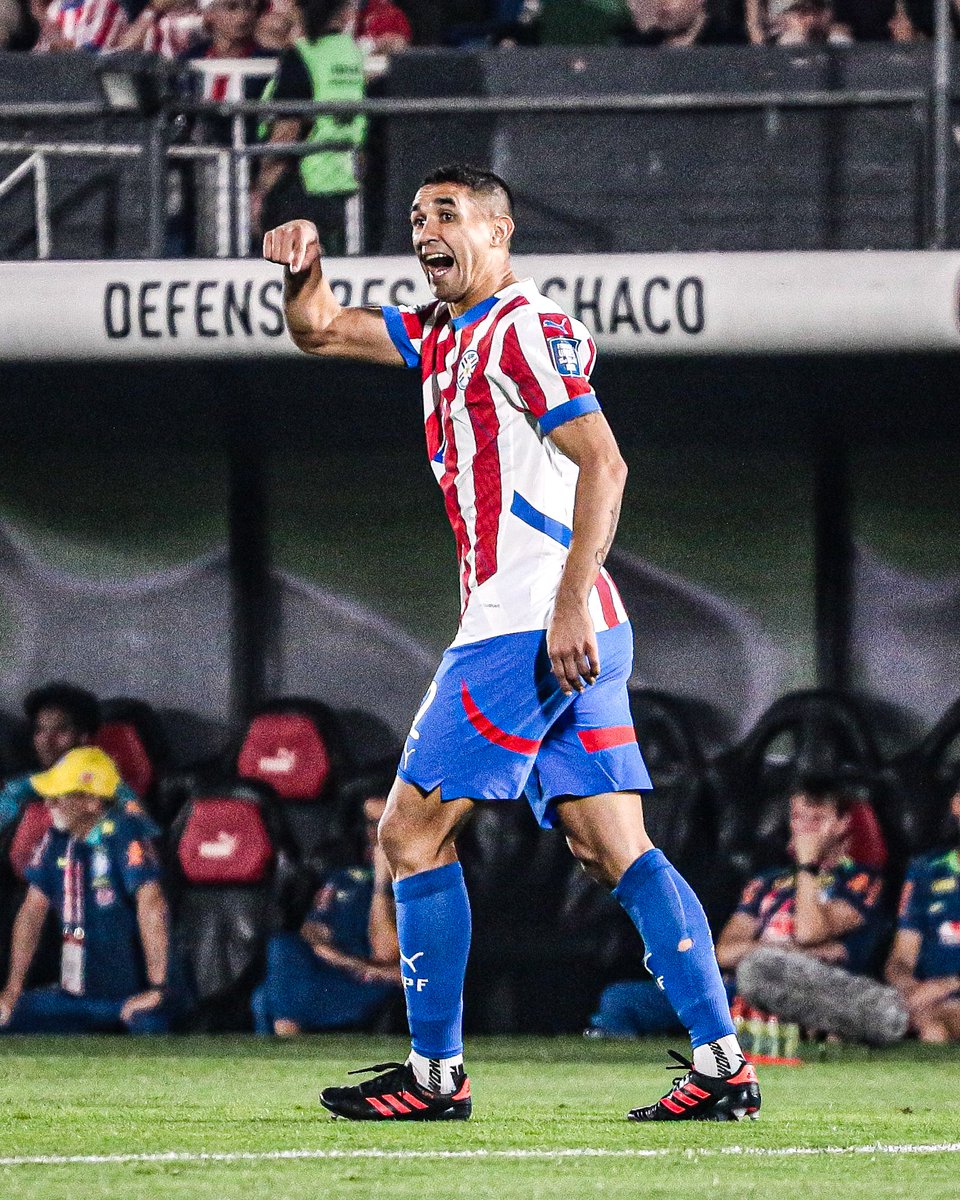 Vayan y muestren el partido que hizo este tipo en todas las Escuelas de Fútbol del país.

👏🏻🇵🇾 Escandaloso lo de Víctor Gustavo Velázquez.
