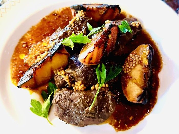 Restaurant review: Esquimalt's Janevca is fired up and serving flavourful rustic dishes vancouversun.com/life/food/loca…