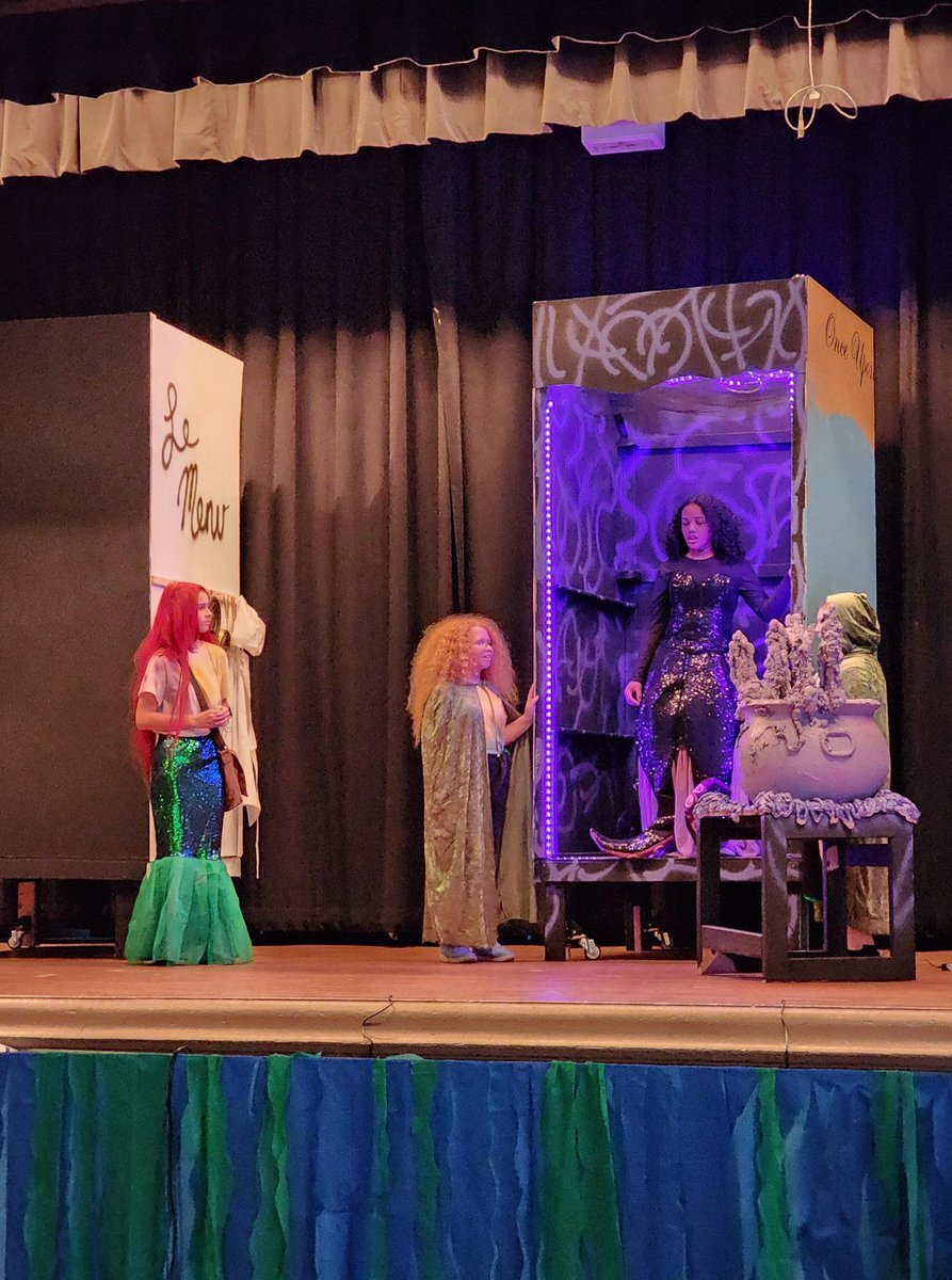 Reed Academy Fine &amp; Performing Arts is proud to present The Little Mermaid through our Theater department! Tickets are on sale for $6 &amp; are available online &amp; at the door! Get yours now for Friday @7:00pm and Sunday <a href="/3/">Blair</a>:00pm. We are proud of our Beavers!
our.show/reedacademythe…