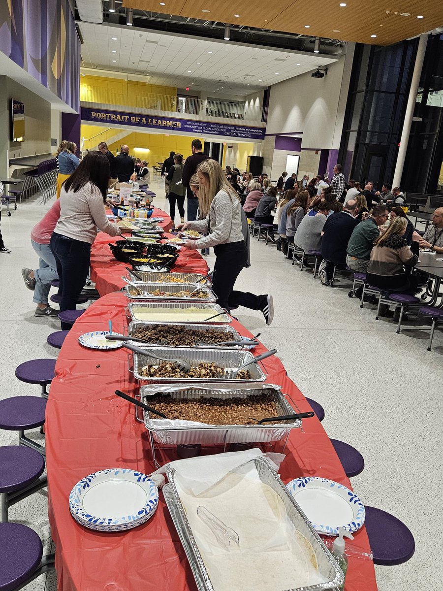 JHSPTO's tweet image. Thank you to all the parents who donated money or food items to the Teachers&apos; meal tonight! Bandit Burrito was fantastic!