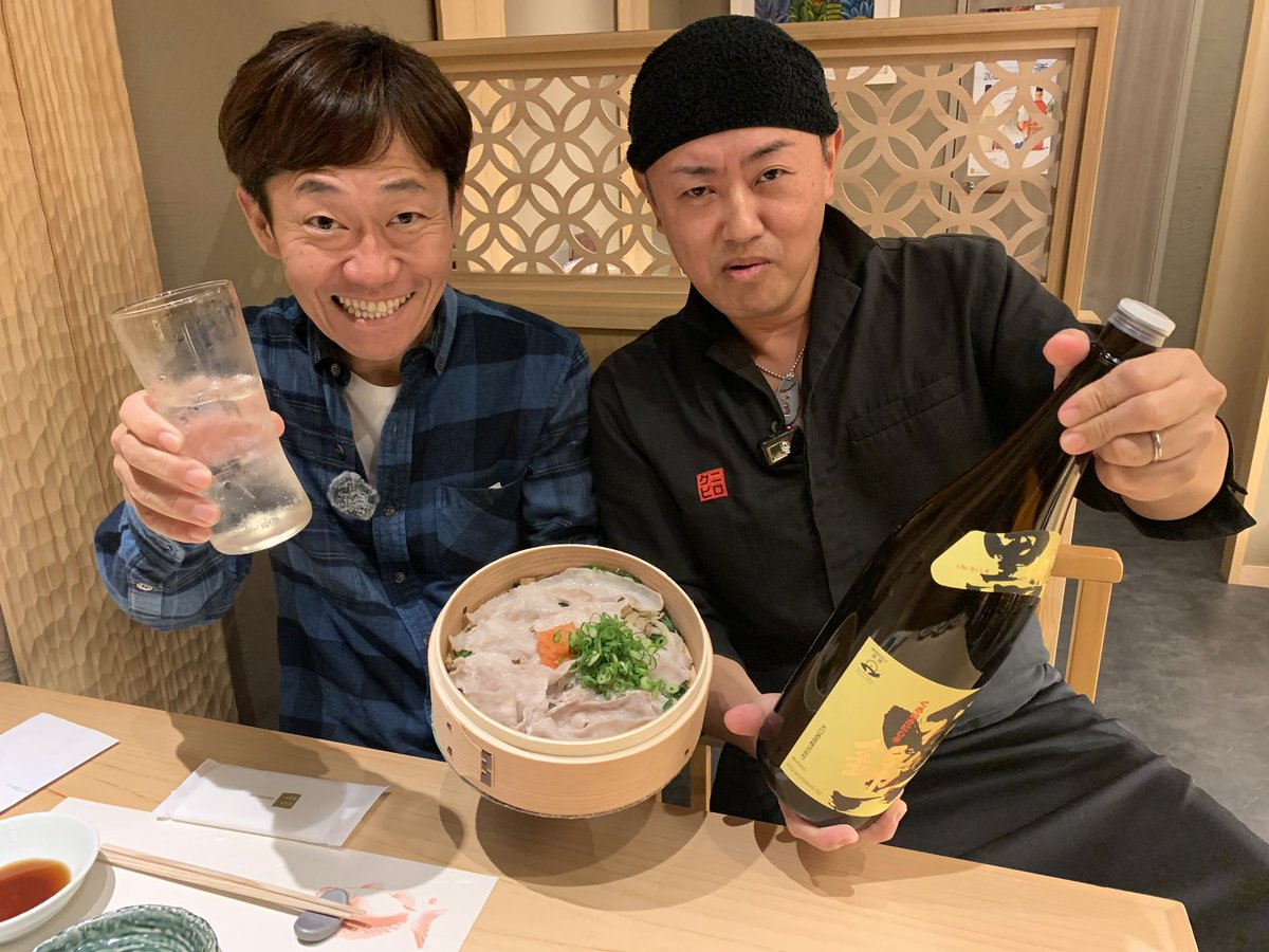 rkbr_info's tweet image. ／
本日20時は #RKBラジオ
『 #今宵もくろいさ 』！🍶
＼

今週から始まるこの番組は、#田中健二 さんが
黒伊佐錦と食事を楽しむ番組です。
今回訪れたお店は、中央区春吉にお店を構える
「 #蒸し國廣 」。

しずる感満載のラジオ、
ぜひ本日20時からお聴きください✨📻