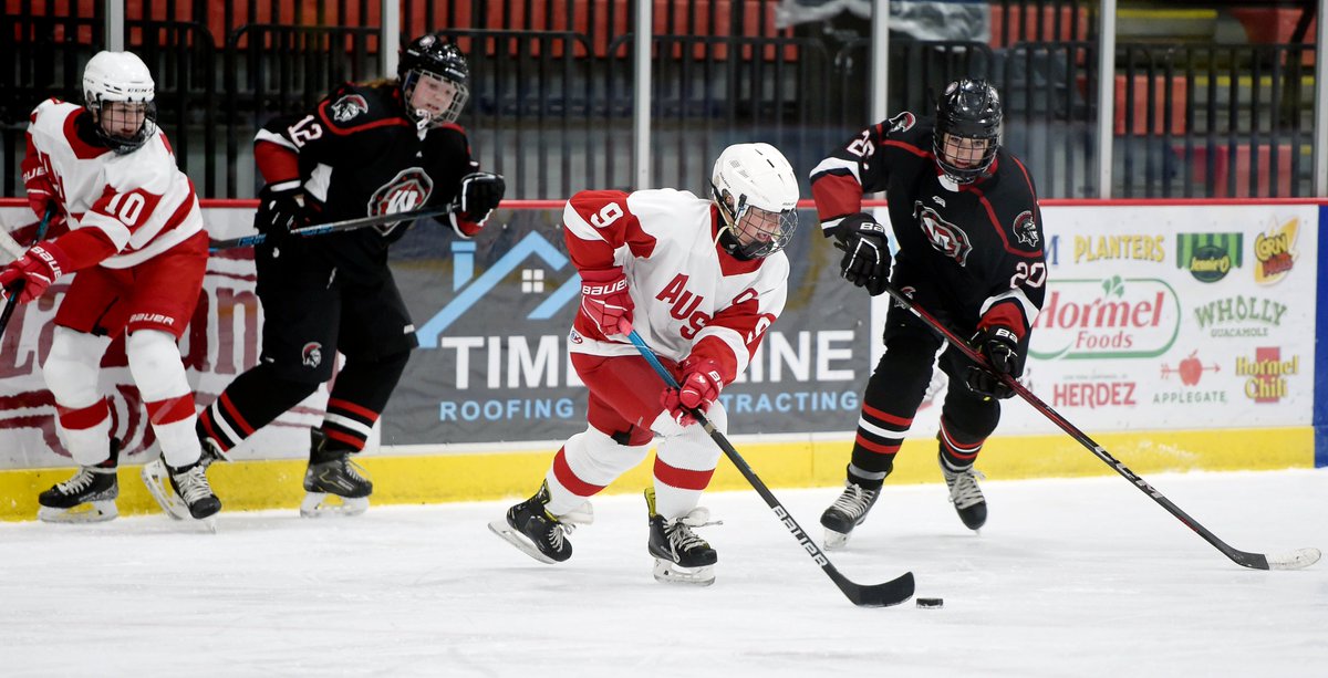 EricJohnsonADH's tweet photo. @packerhockey01 was at home tonight against Worthington https://t.co/3JqW0bAlt8