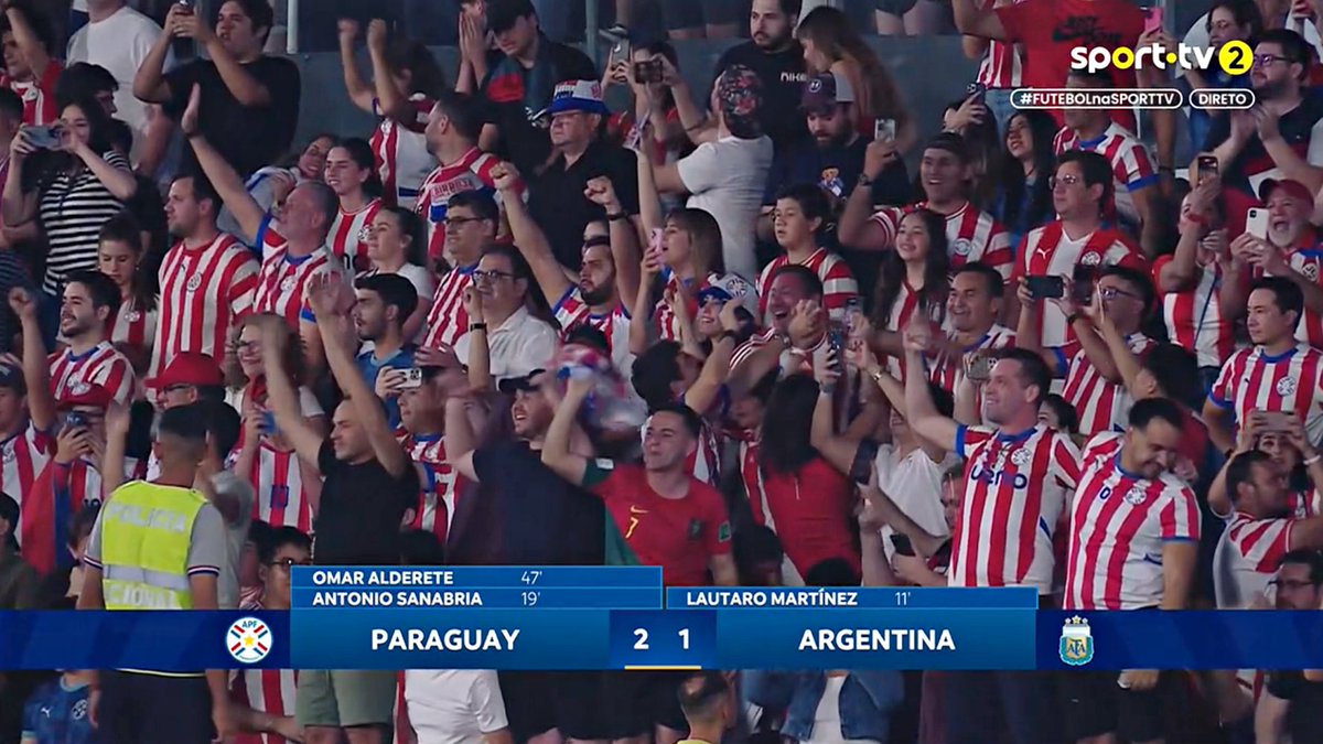 🇵🇹 no meio dos festejos da vitória do Paraguai contra a Argentina 👀