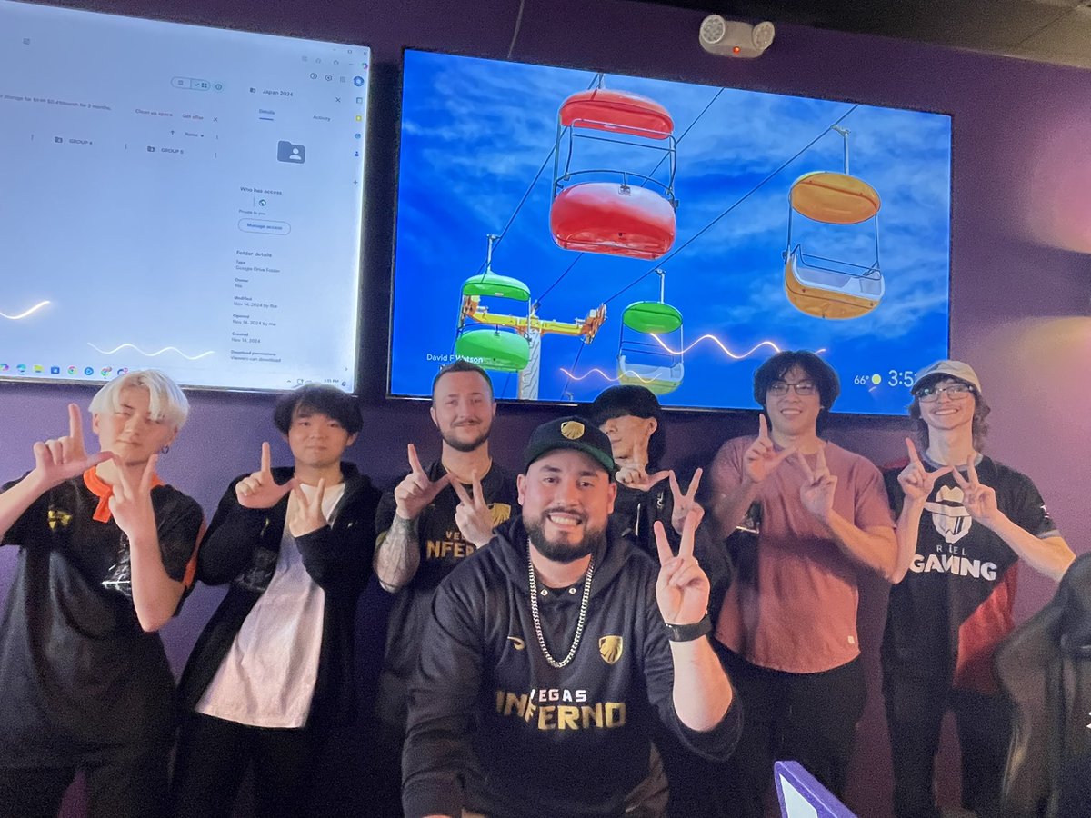 sendai_tech's tweet image. e-sports海外研修✈️

エンターテイメントの最高峰ラスベガスにて
esports team @VegasInferno 
貴重な講義と現地のプロプレイヤーと学生が対戦を行いました✨

その後は‼️フリーモントストリート・エクスペリエンスViva Visionというアーケードショーにて現地を観光しにきました😆…