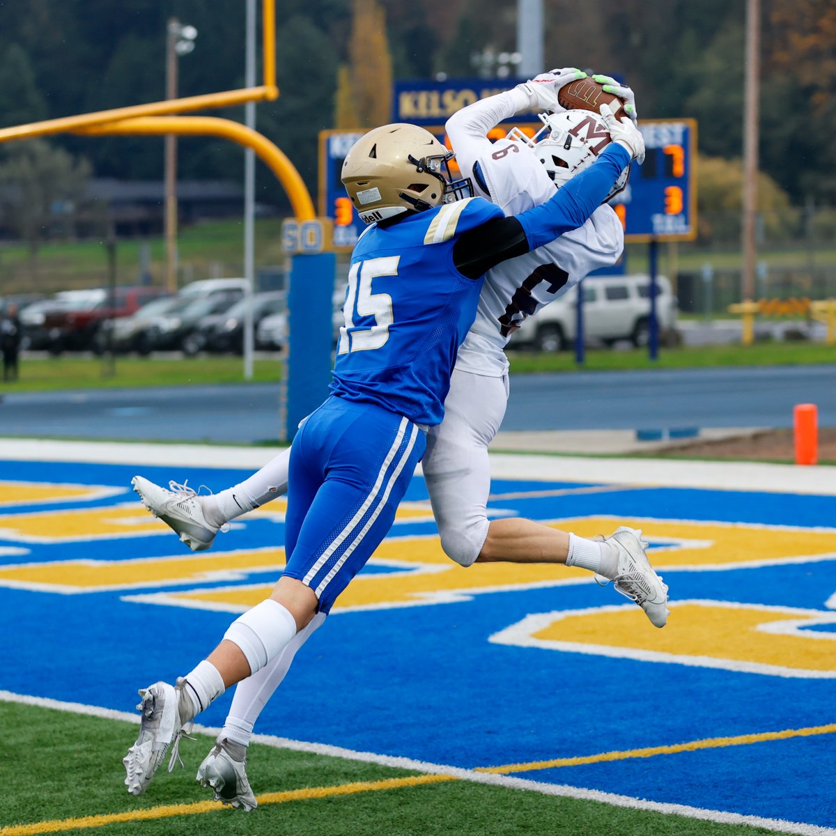 lindakercher's tweet photo. Photos from last week's win at Kelso, making the Islanders 10-0. So proud of these guys! Let's go MI! 🌴📷@mercerislandfb 📷https://t.co/hi2vraVlmi https://t.co/GZzMfbsahx