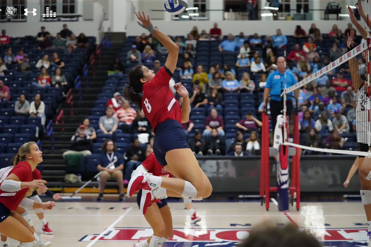 BelmontVB's tweet photo. 𝙏𝙝𝙖𝙣𝙠 𝙮𝙤𝙪, #8💙

Come out Saturday to celebrate Kristen and the rest of our seniors!

#ItsBruinTime https://t.co/u8AawuM8q2