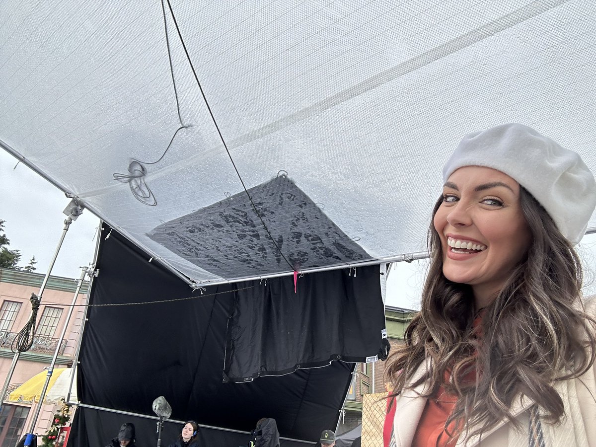 TaylorCole's tweet image. Although you can’t tell because of movie magic, it was sprinkling that day. #raincover @kevin_mcGarry #areasonfortheseason @hallmarkmystery with our fantastic director @JasonBourque1