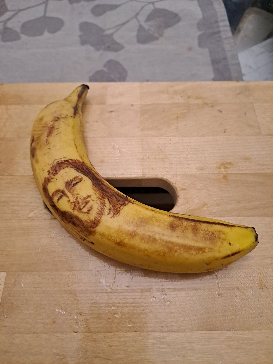 ThatJeanGuy's tweet photo. Phallic symbol https://t.co/VD64RnXDRw