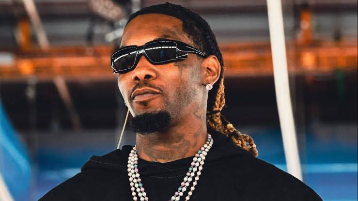 keep6ixsolid's tweet photo. Offset is going viral for getting into a fight with French rapper Gazo in Paris that led to a lady being hurt.

Ladies please stay away when men get into it you're only making it worse I promise. https://t.co/J0Ms53RuAG